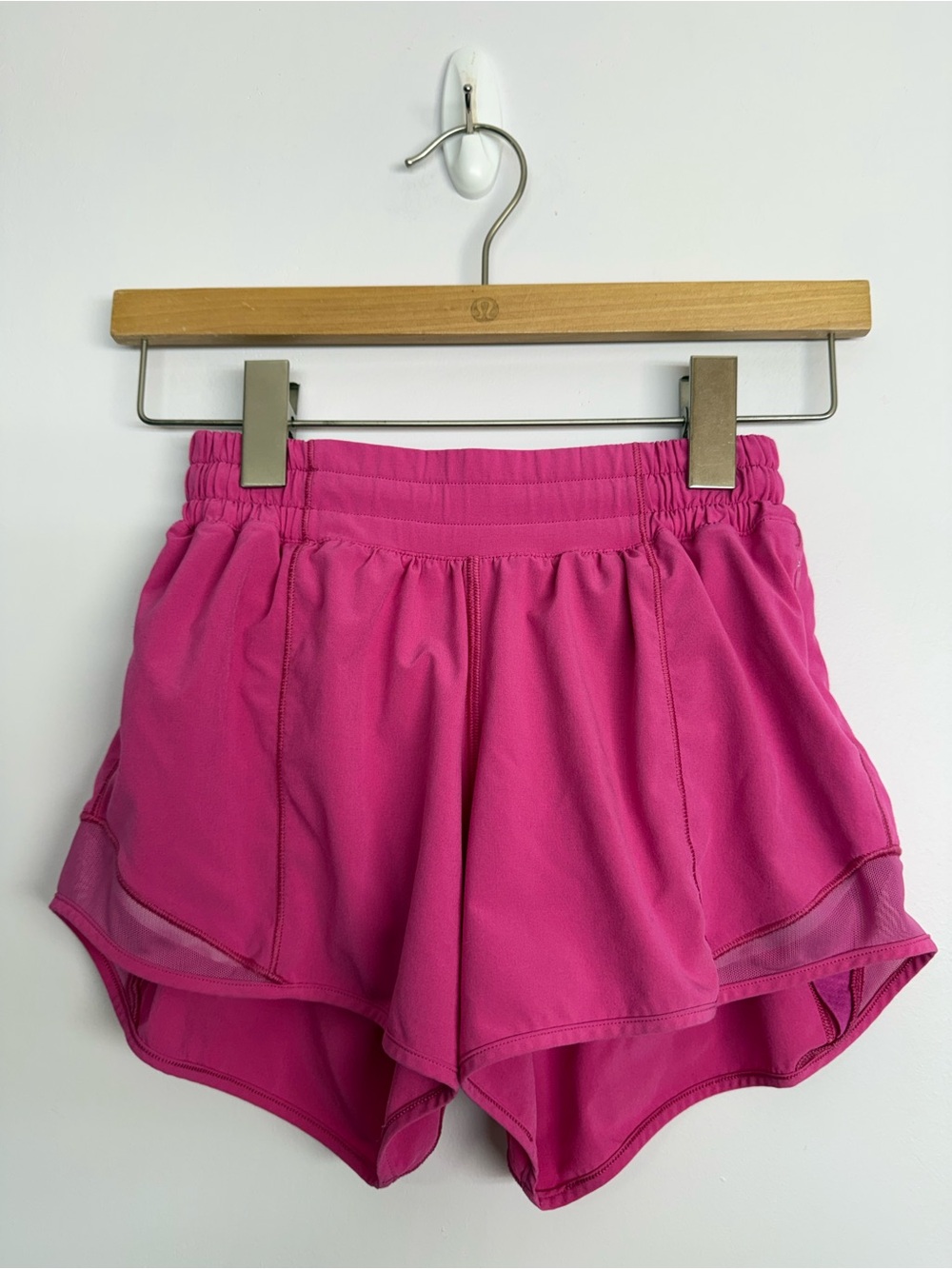 5: Lululemon Hotty Hot Low Rise Short 4" Sonic Pink Size 2